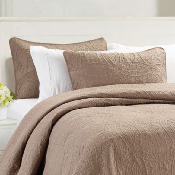 🌟Millano Chambrey 3 Piece Quilt Set Taupe - Picture 2 of 6